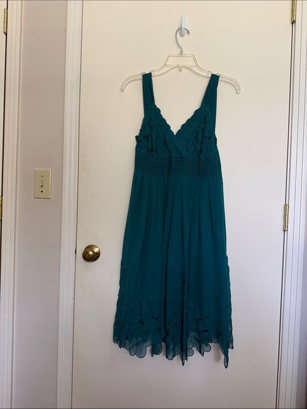 Sleeveless Teal V-Neck Midi Dress with Floral Lace Detail - Women